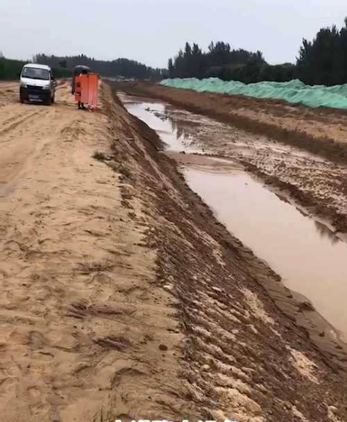 扬州郊区河道降水